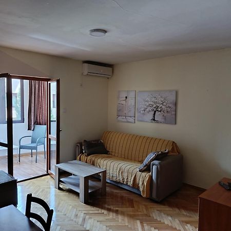 Malo Brdo Apartment Podgoriţa Exterior foto