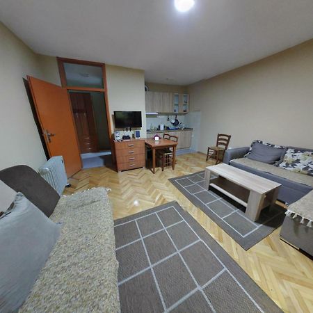 Malo Brdo Apartment Podgoriţa Exterior foto