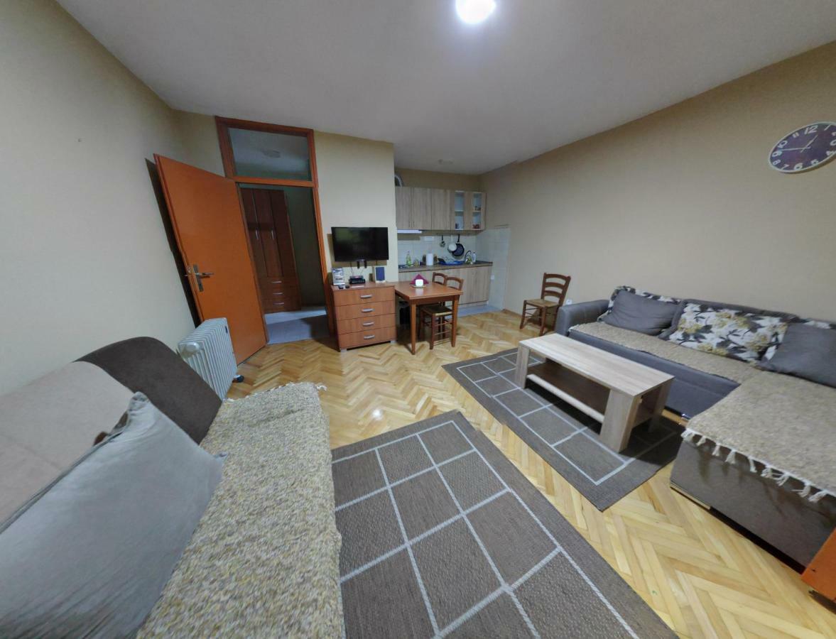 Malo Brdo Apartment Podgoriţa Exterior foto