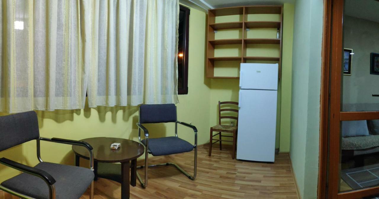 Malo Brdo Apartment Podgoriţa Exterior foto